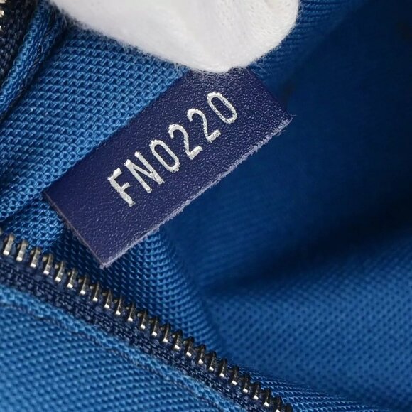 LOUIS VUITTON Onthego GM 2Way Hand Bag Monogram LV Escale Blue authentic - Picture 5 of 16